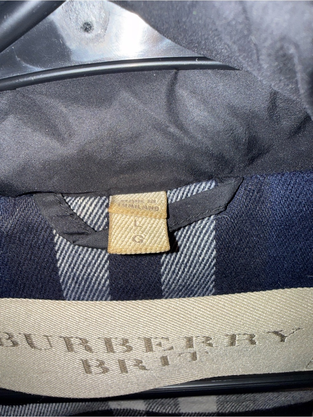 Burberry Black Quilted Puffer Vest with Signature Plaid Lining - Picture 4 of 7